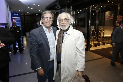 Carlos Reymundo Roberts de LA NACION, y Santiago Kovadloff