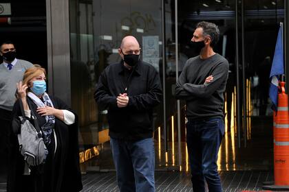 Carlos Rottemberg fue una de las figuras que llegó a la mítica sala teatral para despedir a su colega