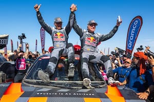 A los 61 años, Carlos Sainz gritó campeón en el Dakar por cuarta vez