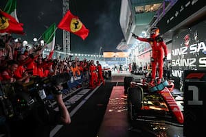Sainz se quedó con el GP de Singapur en un final electrizante y le puso fin a la racha de Red Bull