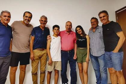 Carlos Salvador Bilardo junto a Jorge Burruchaga, Oscar Ruggeri, Oscar Garré, Sergio Batista y Ricardo Giusti.