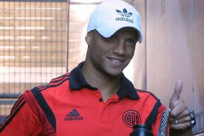 Carlos Sánchez volvió y quiere ser titular ante Boca