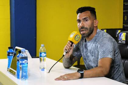 Carlos Tévez cargó contra Gonzalo Belloso: "Me extraña que no tenga códigos, porque es un tipo de fútbol. No sería justo de mi parte juntarme con la oposición"