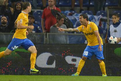Carlos Tevez convirtió el gol del triunfo para Juventus