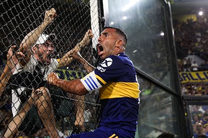 Carlos Tevez, el último gran ídolo de Boca, colgó los botines en 2022