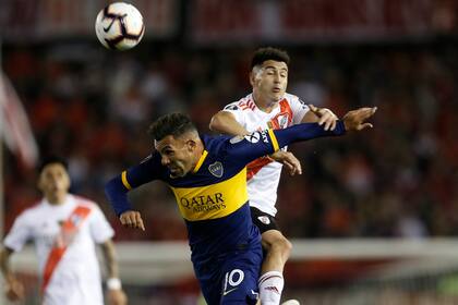 Carlos Tevez ingresó en el segundo tiempo