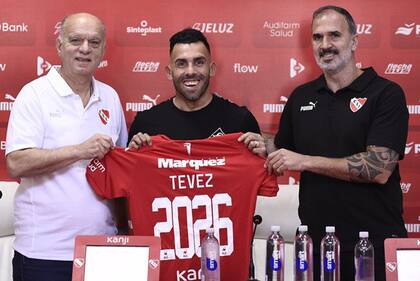 Carlos Tevez renovó su contrato con Independiente y será el Director Técnico del primer equipo hasta diciembre de 2026.