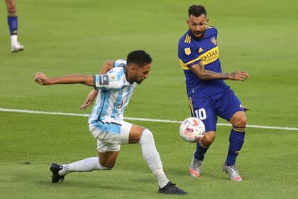 Carlos Tevez se disgustó por algún golpe de Guillermo Ortiz y por las varias ocasiones claras de gol que desperdició; quiere jugar en La Paz contra The Strongest el miércoles.