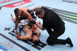 El golpe de nocaut que "anestesió" a un rival en el primer round rumbo a un título de UFC