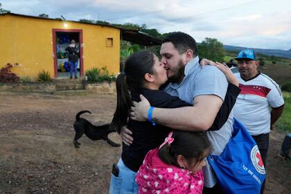 Carlos Uzcátegui regresó a Venezuela con hematomas en el abdomen y el testimonio de meses de sufrimiento físico y emocional
