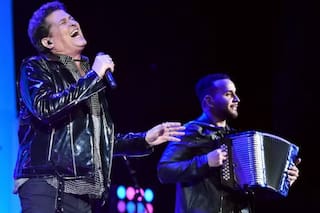 Carlos Vives repasó sus treinta años y homenajeó a Charly García y Fito Páez con Eruca Sativa