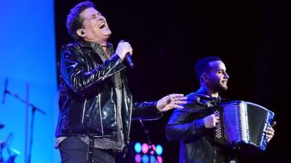 Carlos Vives interpreta el tema principal de Encanto