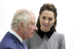 El rey Carlos III reaparece por primera vez tras la revelación de cáncer de Kate Middleton