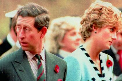 Carlos y Lady Di protagonizaron una publicitada separacion en 1992