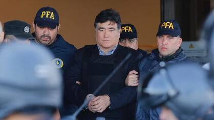 El juez federal Claudio Bonadio procesó a Zannini, a la ex presidenta Cristina Kirchner y a otros colaboradores por traición a la patria