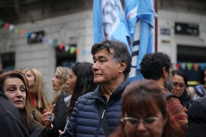 Carlos Zannini, el 13 de mayo, entre los asistentes a una charla de Tailhade y Siley