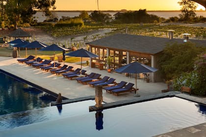 Carmelo Resort & Spa, ex Hotel Hyatt, tiene 44 habitaciones de lujo, spa, piscina y vista al río.