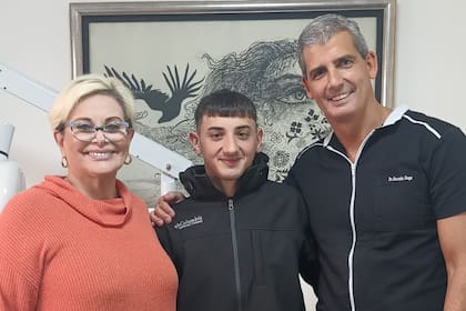 Carmen Barbieri acompañó a Ian a su primera cita con el odontólogo Hernán Bogo