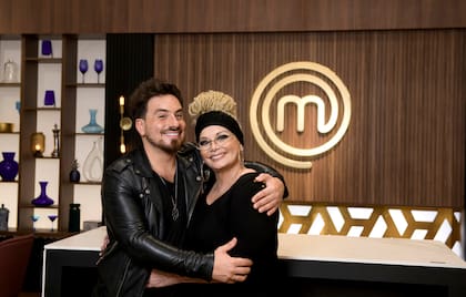 Carmen Barbieri debuta en MasterChef Celebrity, certamen que lo cuenta a Federico Bal como host digital