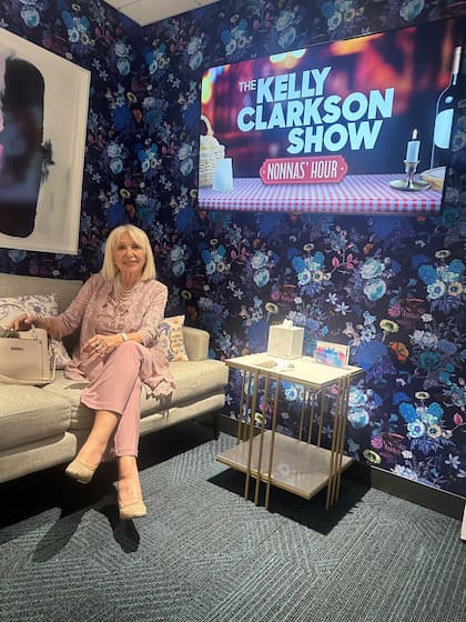 Carmen Bernardo en The Kelly Clarkson Show. Foto: Cortesía