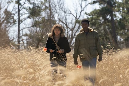 Carmen Ejogo y Mahershala Ali en la tercera temporada de True Detective