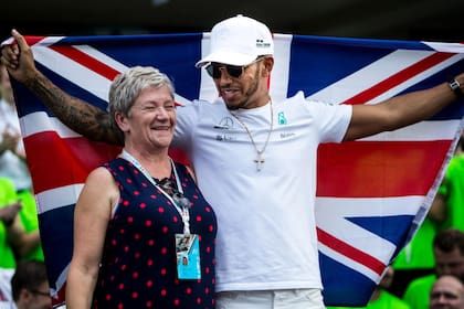 Carmen Larbalestier acompañó a Lewis Hamilton durante toda su trayectoria como piloto