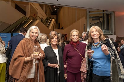 Carmen Marcó de Ibarguren, Josefina Quesada, Zelmira von del Hayde y Agustina Balcarce de Tanoira