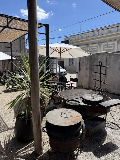 Carnes, platos abundantes y una experiencia con impronta tradicional