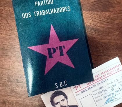 Carnet de afiliación de Lula al Partido de los Trabajadores