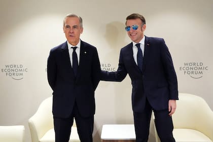 Carney, en Suiza, con Emmanuel Macron