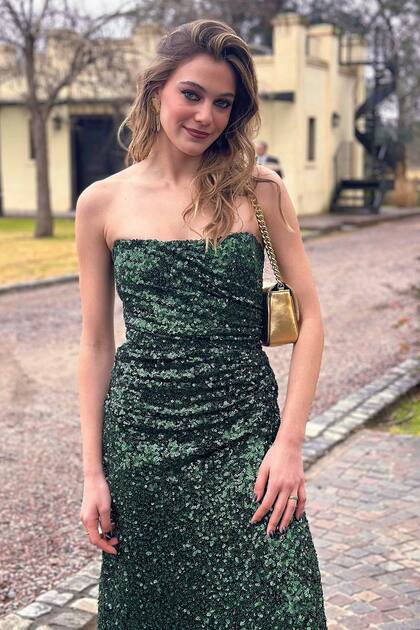 Caro Domenech también apostó al verde con un modelo de Joti Harriague.