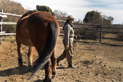 Carol Jones tiene el campo a 23 kilómetros de Bariloche.