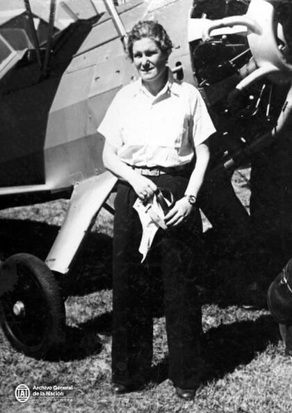 Carola Lorenzini, aviadora y deportista argentina