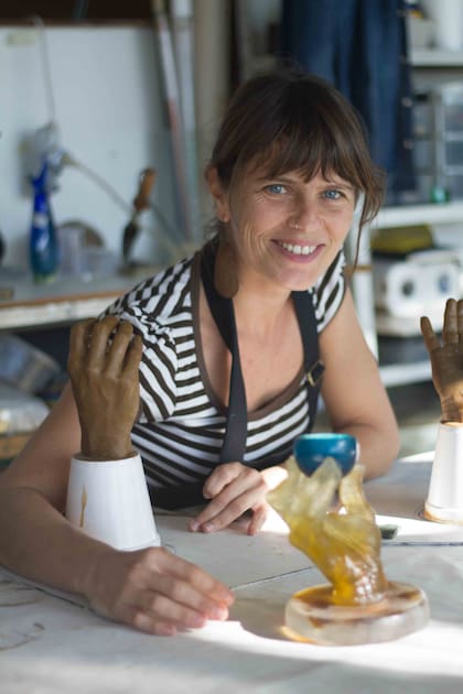 Natalia Gerschcovich hace escultura en vidrio