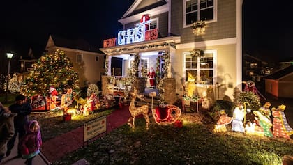 Carolina del Norte ofrece la Ciudad Navideña en McAdenville, donde entre las actividades más destacadas se encuentran las decoraciones de los hogares con adornos y cientos de luces