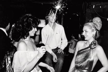 Carolina Herrera y Bianca Jagger en una fiesta en Studio 54, circa 1979.