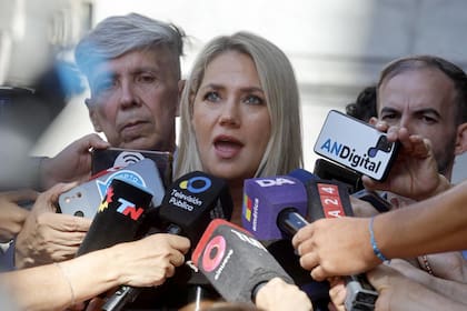 Carolina Losada, Senadora Nacional ingresa al Congreso