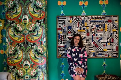 Carolina muestra la casa de su familia, El Ojo y el Diamante, repleta de colores, arte y música