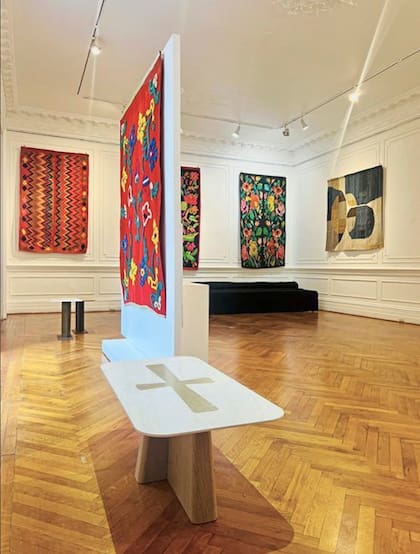 Carolina Pavetto, creadora de alfombras artesanales de diseño contemporáneo, es una de las elegidas por Dalia