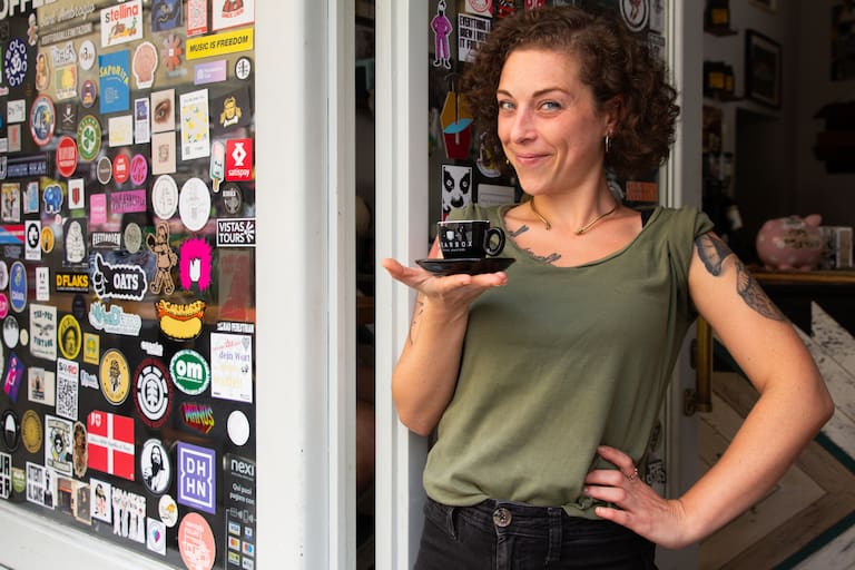 Roberta y su sonrisa en Mantra café.