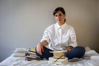 La autora colombiana que descubre la magia y los milagros que se desatan al abrir un libro