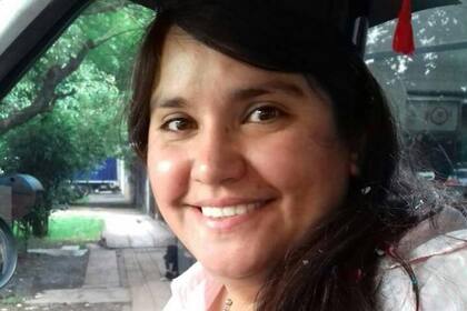 Carolina tiene 35 años, esta casada, trabaja como administrativa municipal desde hace 14 años, y es abogada independiente