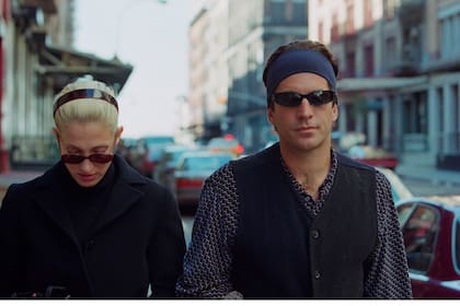 Carolyn Bessette y John Kennedy Jr. como una pareja más, por las calles de Tribeca y más allá de toda rigidez del mundo de la política