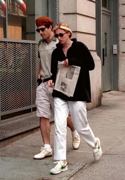 "Carolyn usaba mucha ropa masculina. Camisas blancas de hombre extragrandes, probablemente de John"