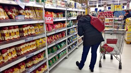 Carrefour congelará los precios de sus productos por seis meses