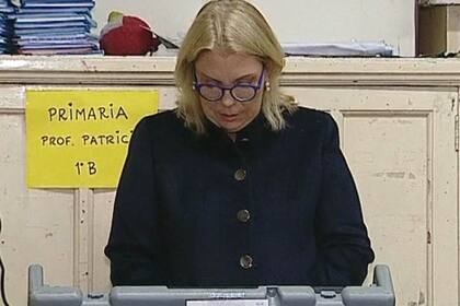 Carrió no veía bien y tardó en votar