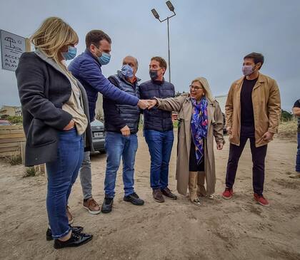 Carrió y Santilli, juntos en Pinamar