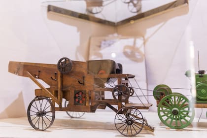 Carruaje de época, hacho a escala a partir de fotografías publicadas de libros de historia. Se puede ver en una de las salas del museo de la finca.