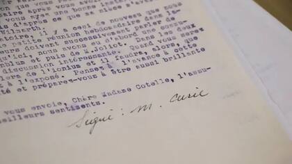 Carta de apoyo de Marie Curie a un científico con enfermedad por radiación en la década de 1920, que hizo surgir la conciencia de los riesgos