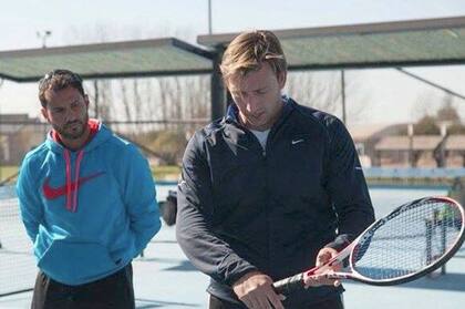 Moreschi contó que Raúl Pérez Roldán los tuvo a él y a Machi González jugando en Francia para tratar de recuperar el dinero invertido.